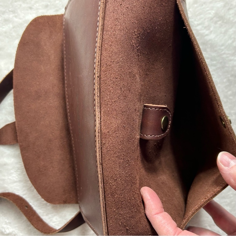 Urban Southern Elegant Brown Leather Envelope Crossbody Bag Adjustable Strap - Picture 6 of 12